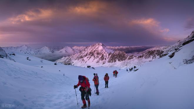 穿毕徒步地理手册：沉浸式穿越神山秘境冰球突破游戏此生必走！收好四姑娘山长(图2)